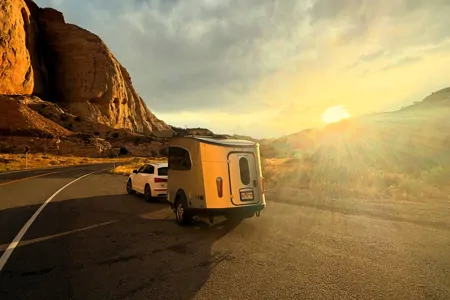 Roulotte Airstream Basecamp 16