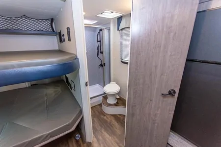 Luxurious Family Travel Trailer 2021(Pet Friendly)