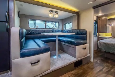 Luxurious Family Travel Trailer 2021(Pet Friendly)