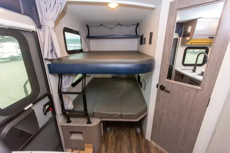 Luxurious Family Travel Trailer 2021(Pet Friendly)