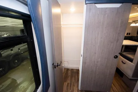 Luxurious Family Travel Trailer 2021(Pet Friendly)