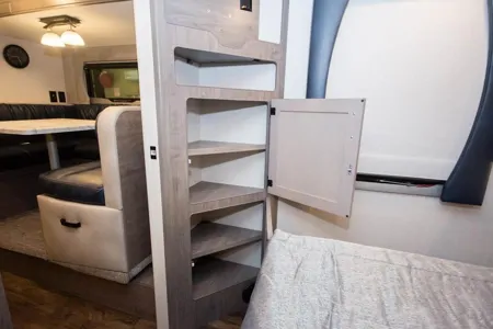 Luxurious Family Travel Trailer 2021(Pet Friendly)