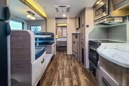 Luxurious Family Travel Trailer 2021(Pet Friendly)