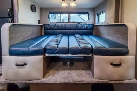 Luxurious Family Travel Trailer 2021(Pet Friendly)