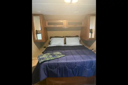 Laura's cozy Keystone Cougar Travel Trailer