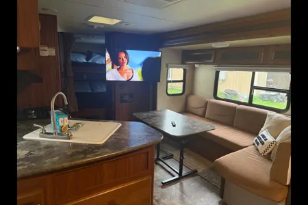 Laura's cozy Keystone Cougar Travel Trailer