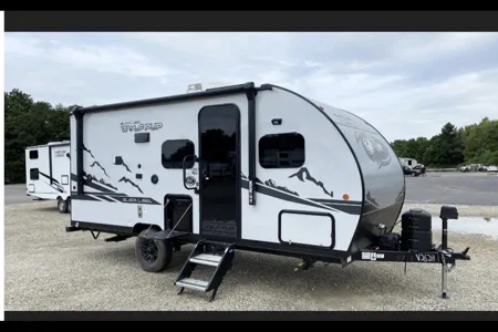 2022 Forest river Cherokee Wolf Pup 16BHS Black Label