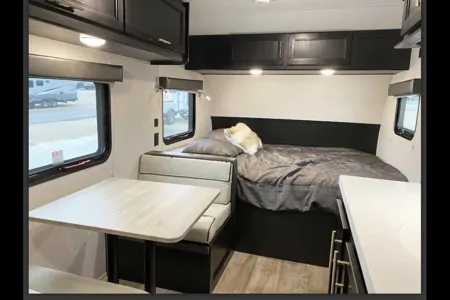 2022 Forest river Cherokee Wolf Pup 16BHS Black Label