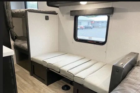 2022 Forest river Cherokee Wolf Pup 16BHS Black Label