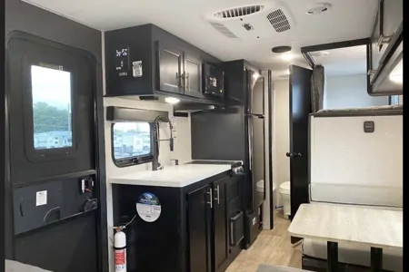 2022 Forest river Cherokee Wolf Pup 16BHS Black Label