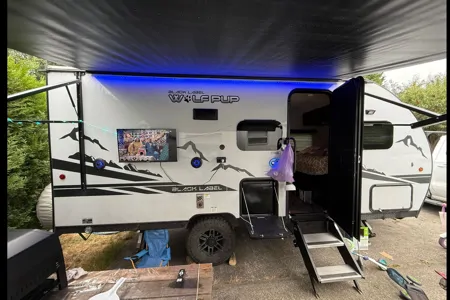 2022 Forest river Cherokee Wolf Pup 16BHS Black Label