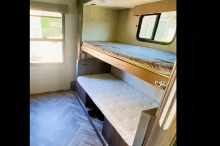 Brent's Dutchmen 3230BHS Travel Trailer