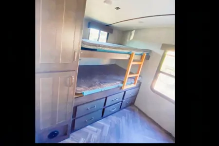 Brent's Dutchmen 3230BHS Travel Trailer