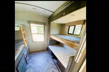 Brent's Dutchmen 3230BHS Travel Trailer