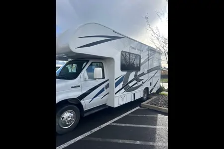 Mohammed's Thor Motor Coach Four winds Class C