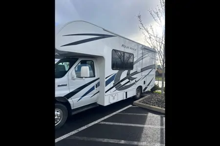 Mohammed's Thor Motor Coach Four winds Class C