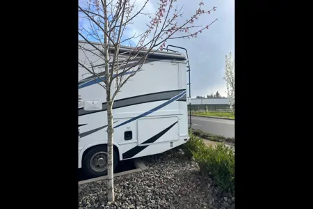 Mohammed's Thor Motor Coach Four winds Class C