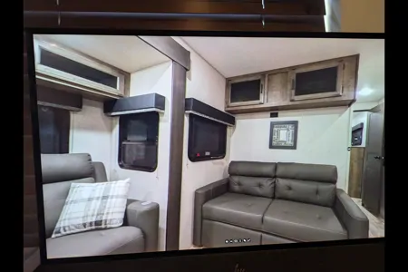 Sandra's Venture RV SportsTrek Travel Trailer