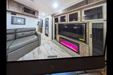 Sandra's Venture RV SportsTrek Travel Trailer