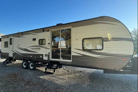2 Bedroom Trailer with Washer/Dryer