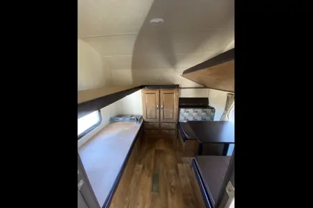 2 Bedroom Trailer with Washer/Dryer