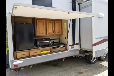 Cedar & Stone 32’ Viewfinder RV VS32KIBH Travel Trailer