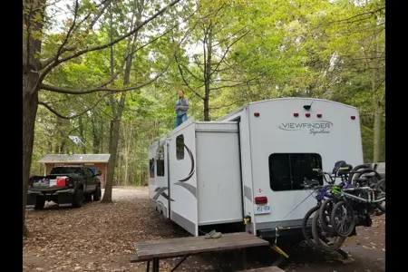 Cedar & Stone 32’ Viewfinder RV VS32KIBH Travel Trailer