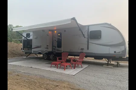 Cedar & Stone 32’ Viewfinder RV VS32KIBH Travel Trailer