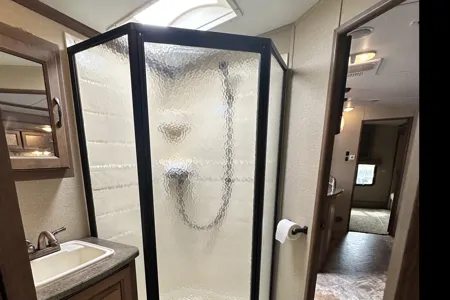 Cedar & Stone 32’ Viewfinder RV VS32KIBH Travel Trailer