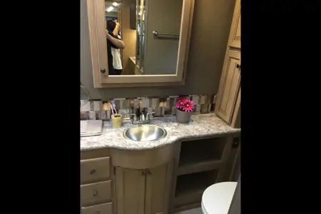 gary's Thor Motor Coach Windsport Class A