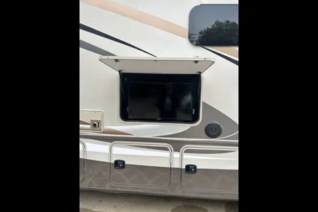 gary's Thor Motor Coach Windsport Class A