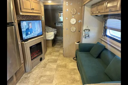 gary's Thor Motor Coach Windsport Class A