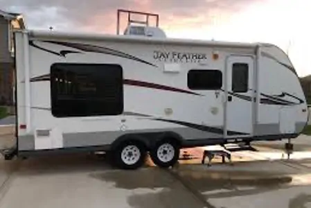 Jaycaction- x213 king bed slide out and bunks