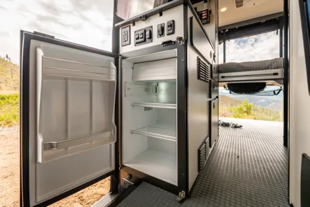2025 Winnebago Revel 4x4 Adventure Van + Basecamp
