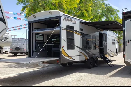 J&M Rentals ,Eclipse RV Attitude 28IBG Toy Hauler
