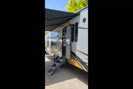 J&M Rentals ,Eclipse RV Attitude 28IBG Toy Hauler