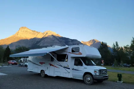 RV4RENT Cutaway Stress of Vacationing