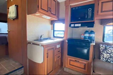 RV4RENT Cutaway Stress of Vacationing