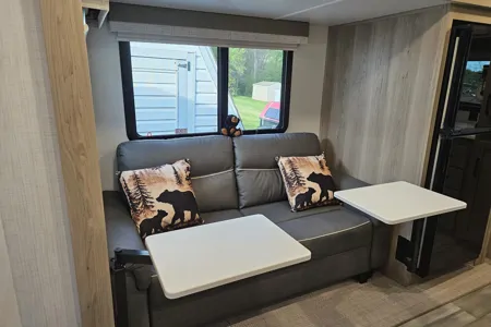 Bear Hug Retreat - Your comfy home away from home!