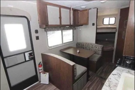 Bayani 's Keystone Hideout Travel Trailer