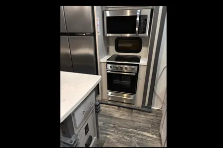 Omar's Keystone 419 gooseneck