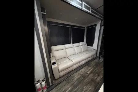 Omar's Keystone 419 gooseneck