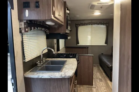 Barry's Heartland Pioneer RD 190 Travel Trailer