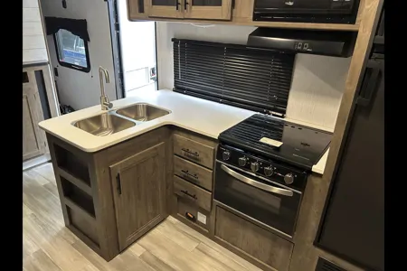 Corey's Family Fun Pioneer DS320 Travel Trailer