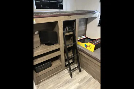 Corey's Family Fun Pioneer DS320 Travel Trailer