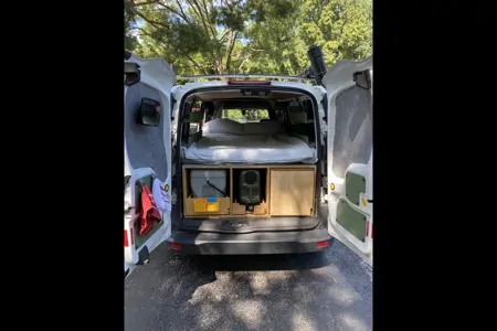 Cozy Camper Van – Road Trip Ready for Two!