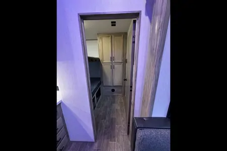 2021 Arctic Wolf 287BH Fifth Wheel, Sleeps up to 10!