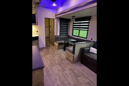 2021 Arctic Wolf 287BH Fifth Wheel, Sleeps up to 10!