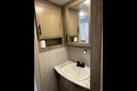 2021 Arctic Wolf 287BH Fifth Wheel, Sleeps up to 10!