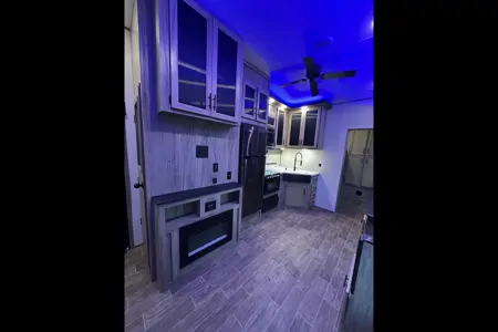 2021 Arctic Wolf 287BH Fifth Wheel, Sleeps up to 10!